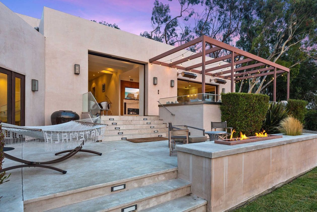The Hemsworth brother bought the Malibu retreat in 2016.
ALEXIS ADAMS
The Hemsworth brother bought the Malibu retreat in 2016.
ALEXIS ADAMS
